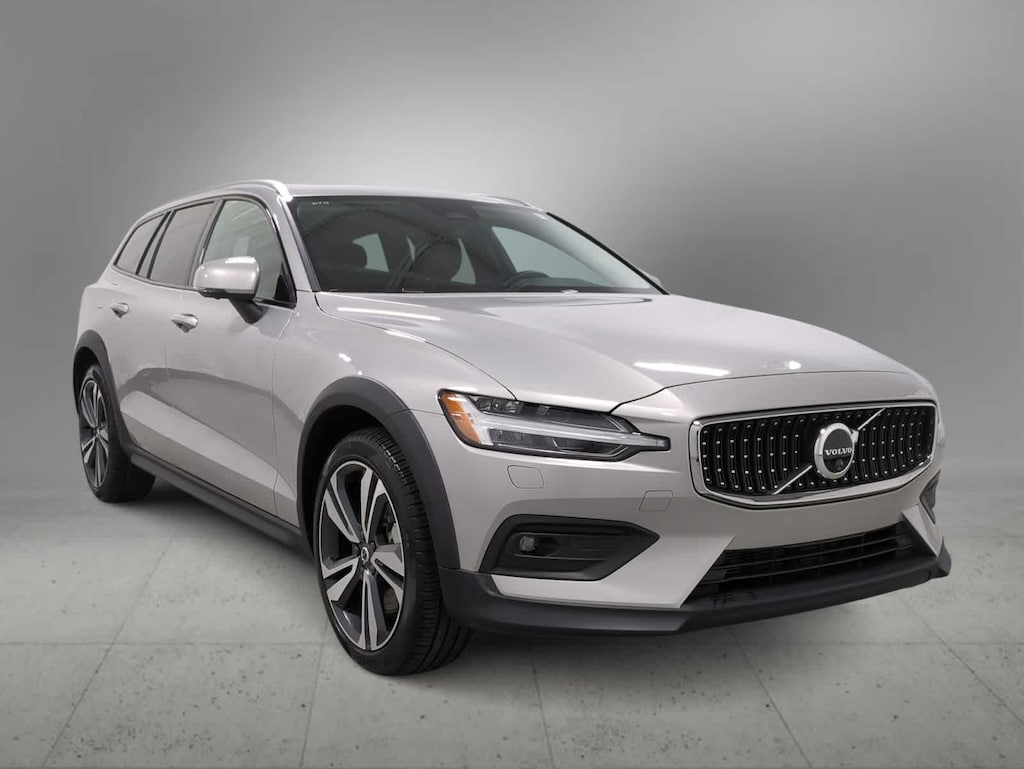 Used 2025 Volvo V60 Cross Country B5 Plus Wagon