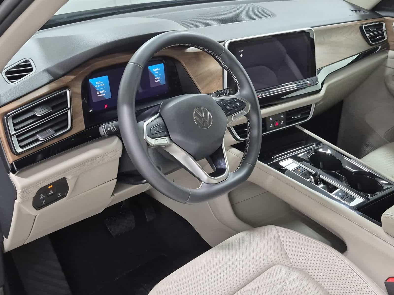 2024 Volkswagen Atlas SE w/Tech - Photo 10