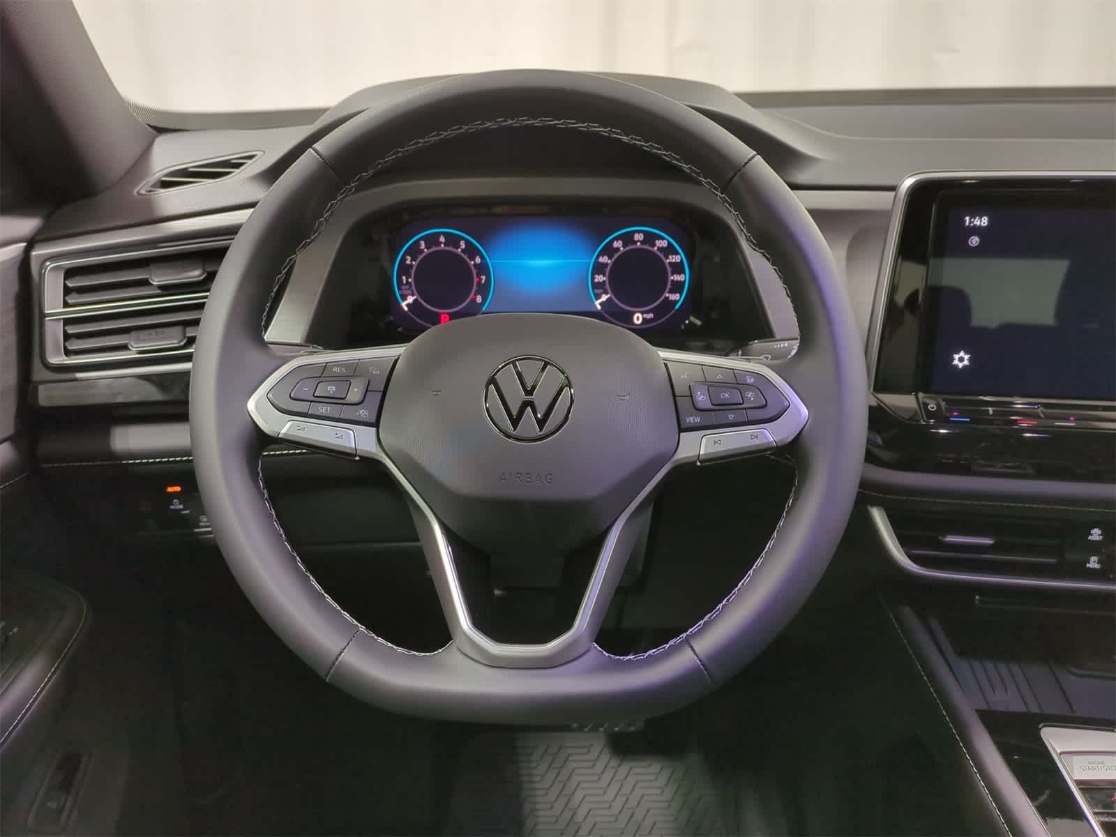 2025 Volkswagen Atlas SE 23