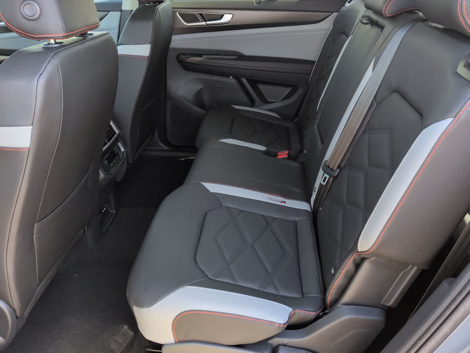 Thumbnail: 2026 Volkswagen Atlas - 28