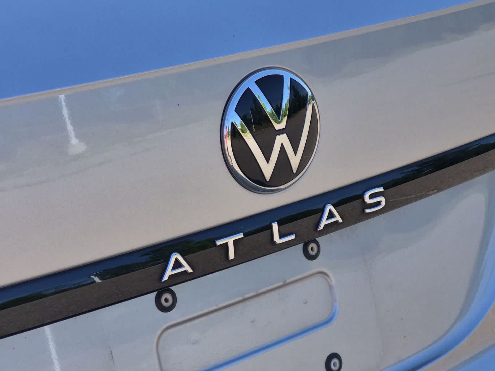 Thumbnail: 2023 Volkswagen Atlas - 12