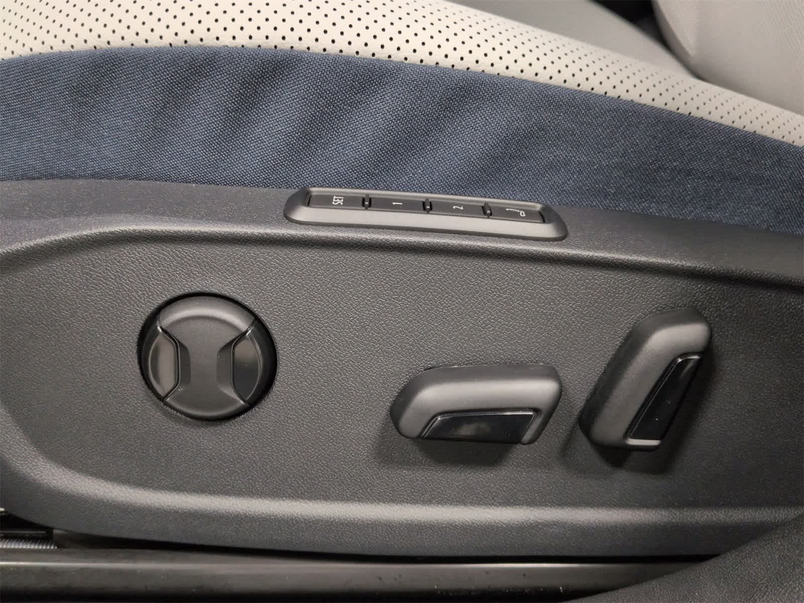 Thumbnail: 2025 Volkswagen ID.4 - 18