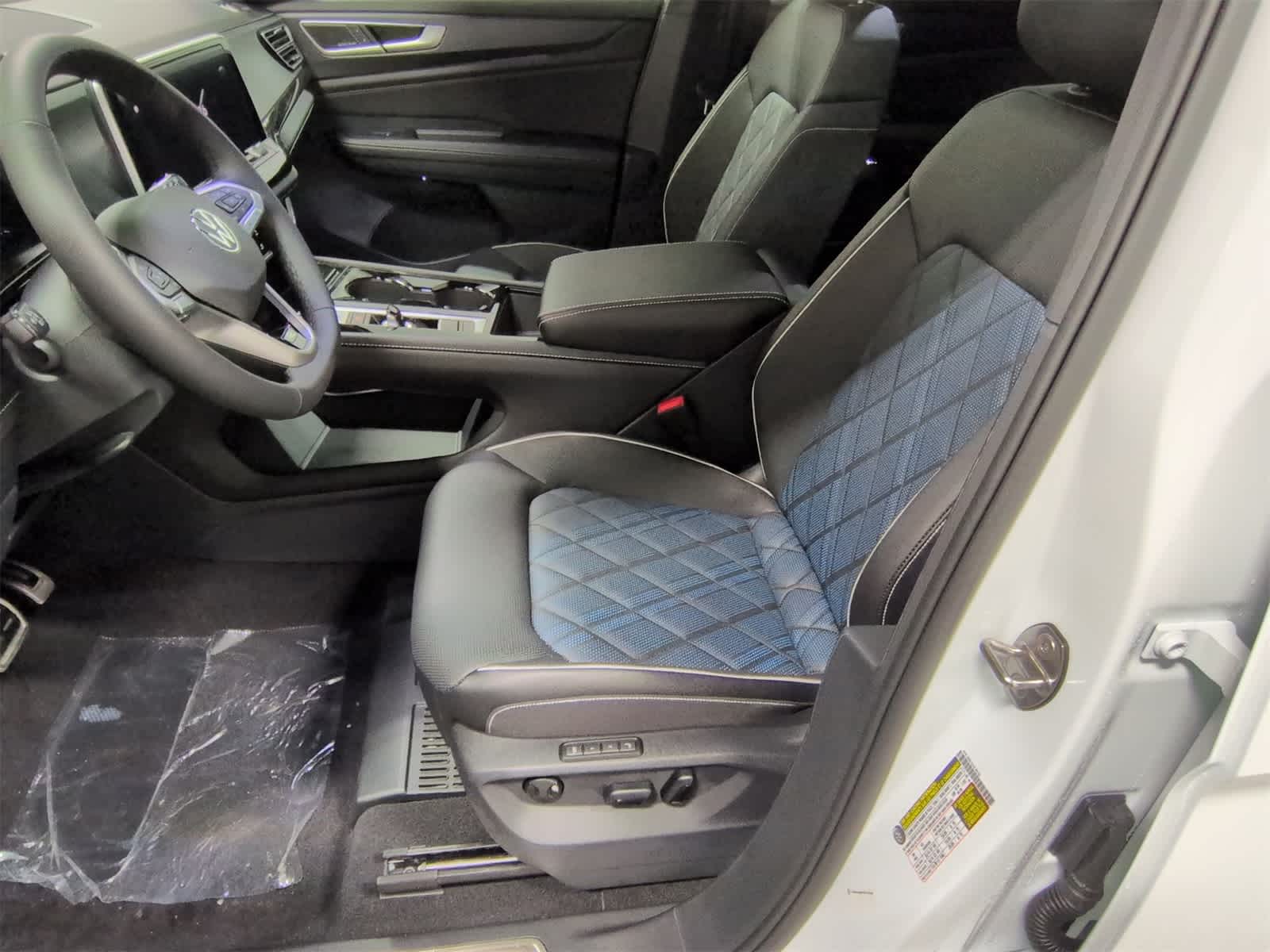 Thumbnail: 2026 Volkswagen Atlas - 17