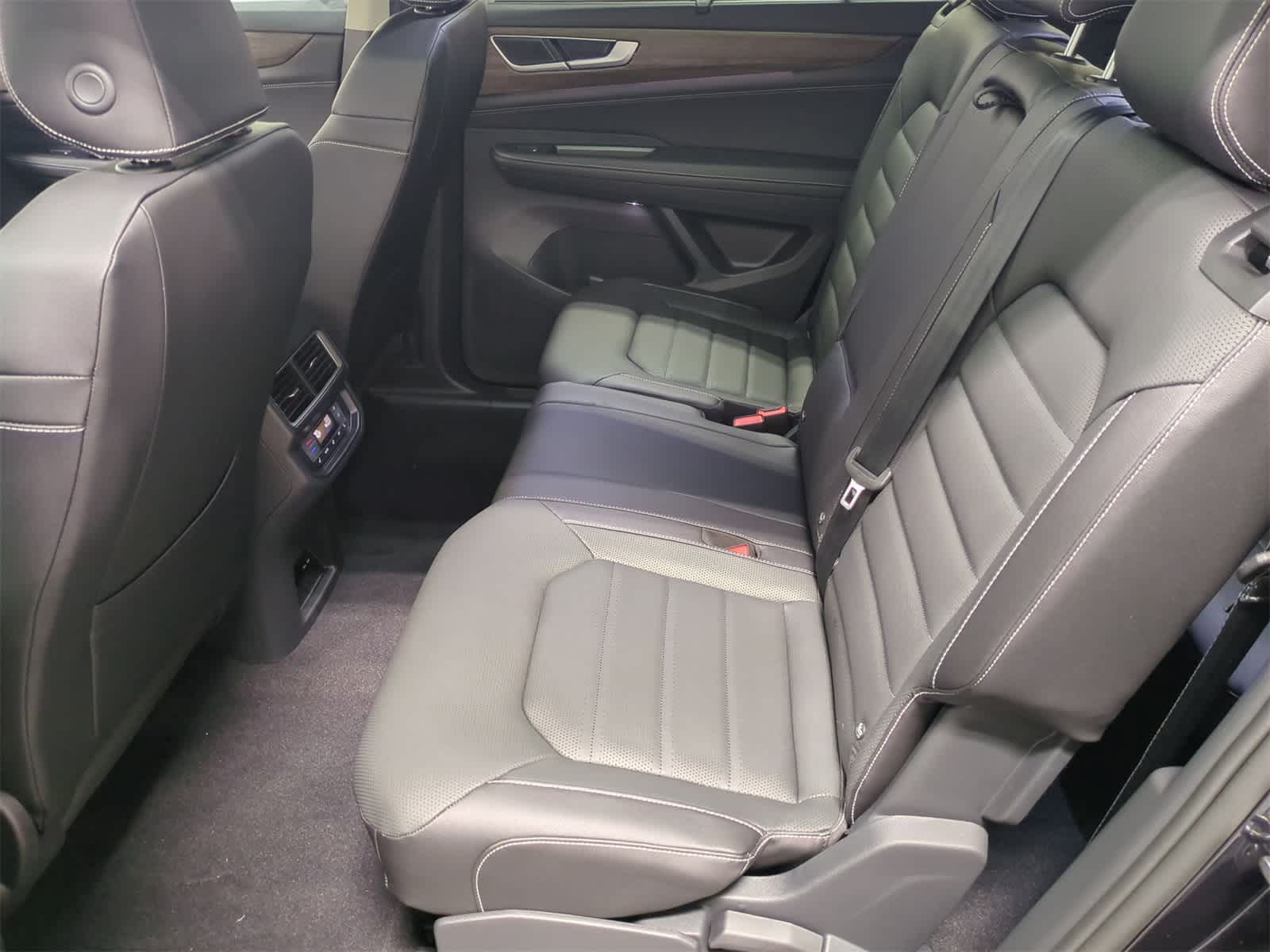 Thumbnail: 2026 Volkswagen Atlas - 21