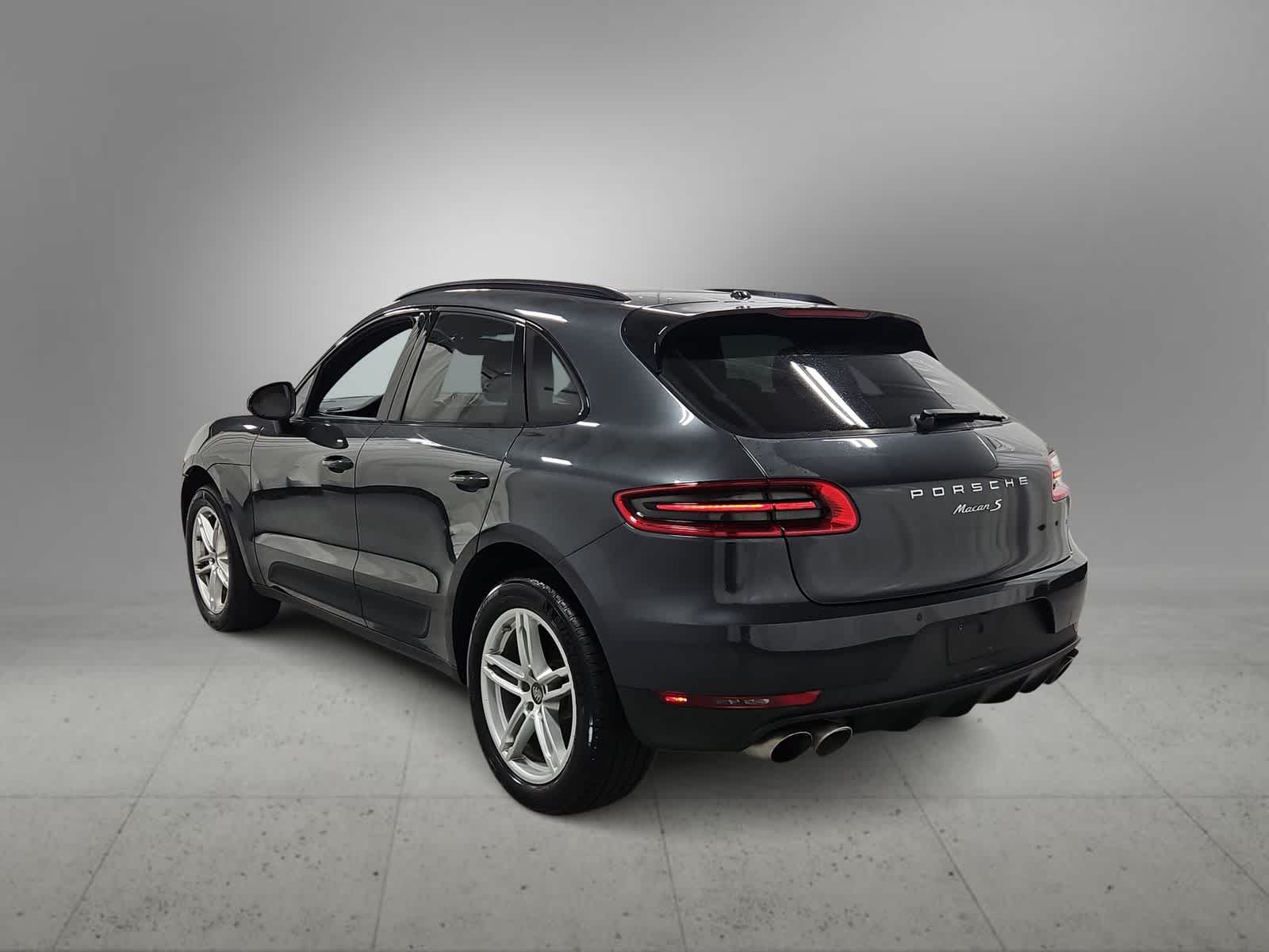 Thumbnail: 2017 Porsche Macan - 6