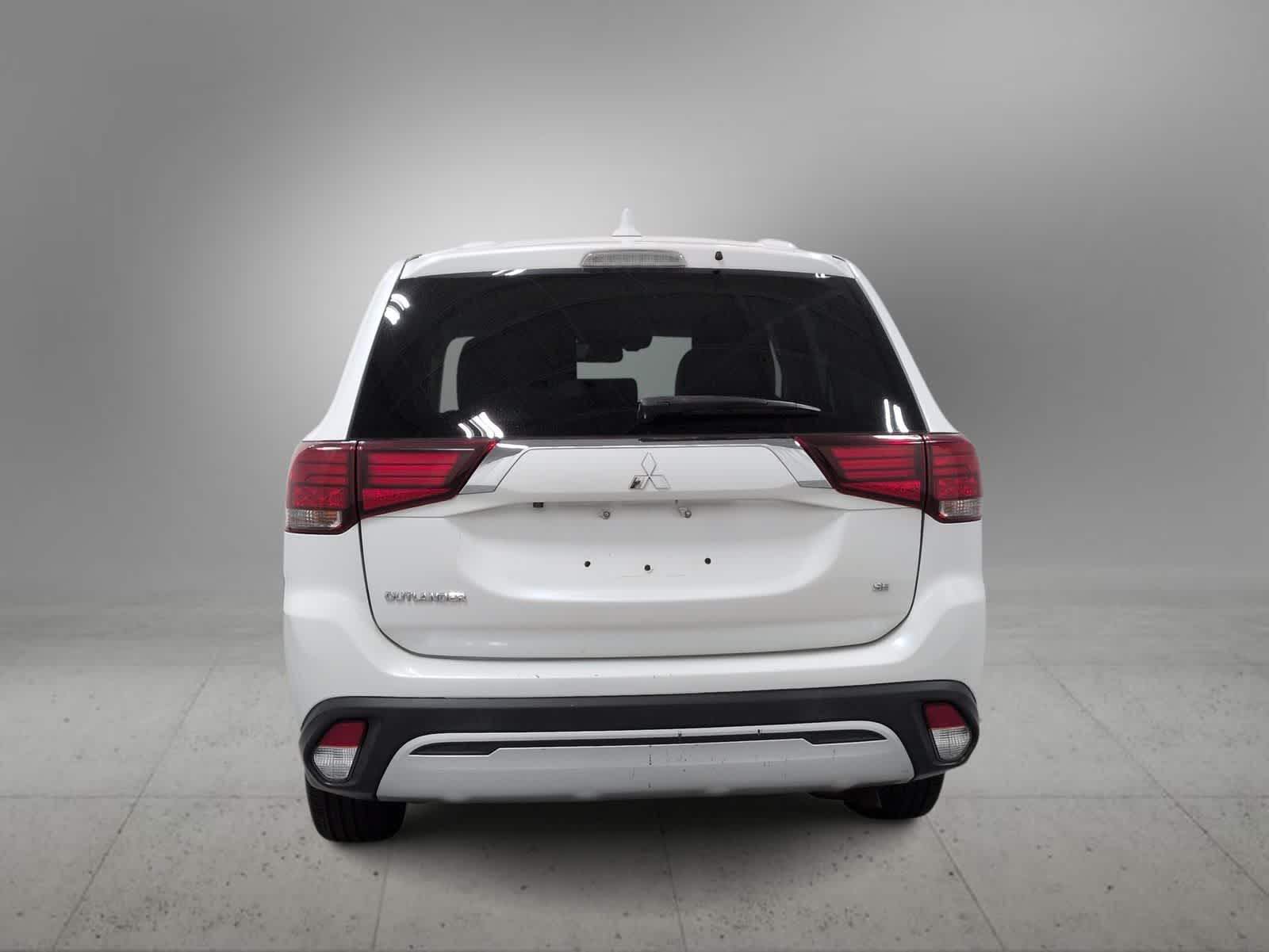 Thumbnail: 2020 Mitsubishi Outlander - 7