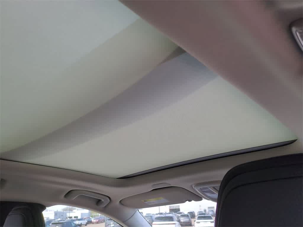 Thumbnail: 2025 Volvo XC60 - 21