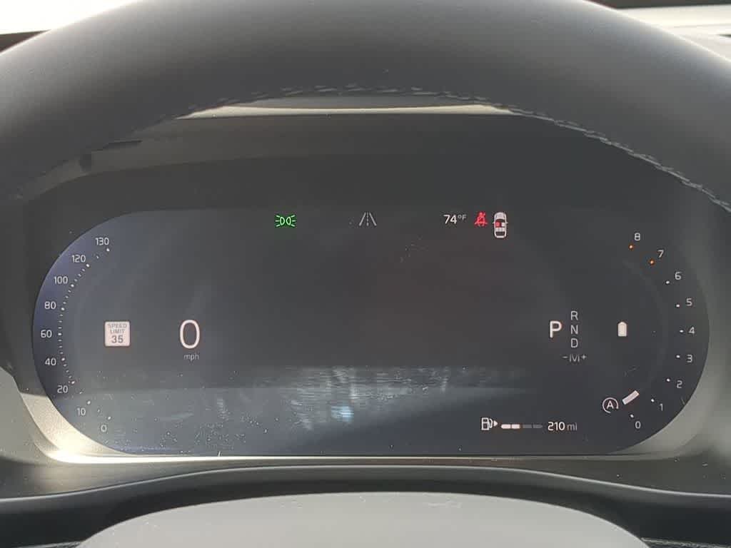 Thumbnail: 2026 Volvo XC40 - 30