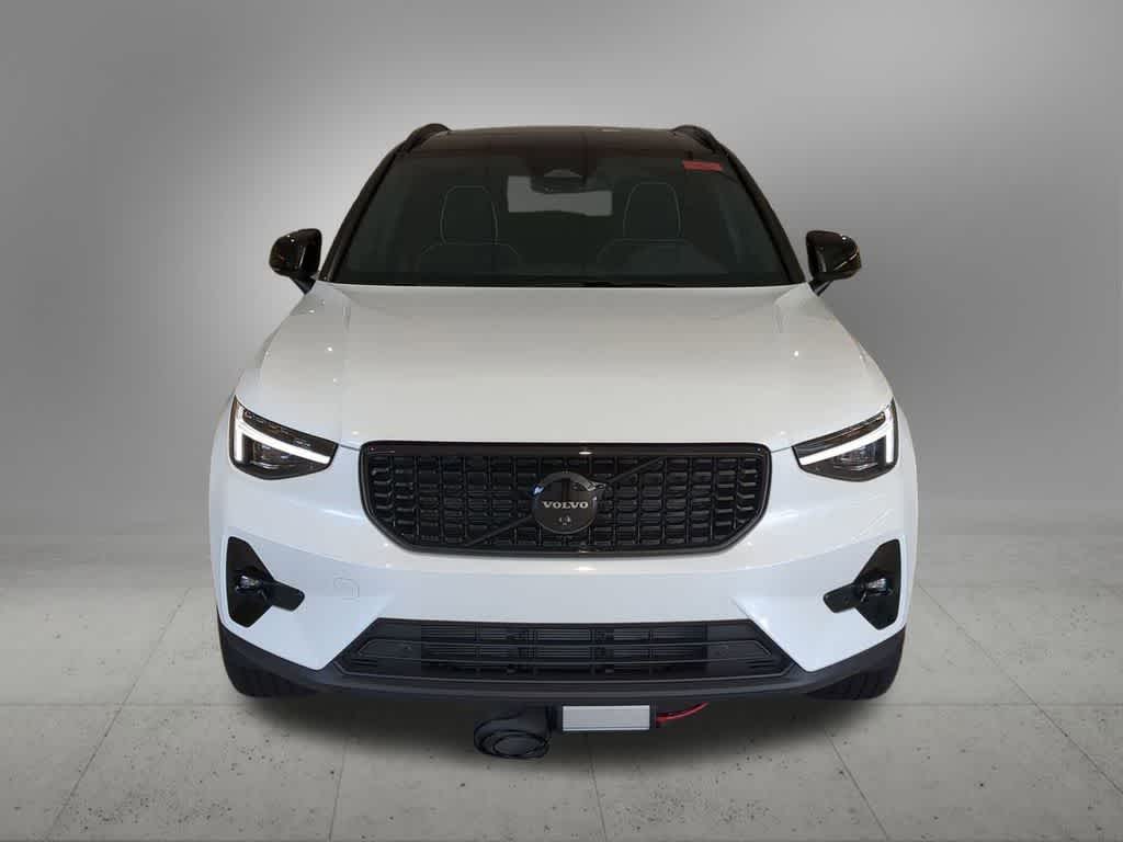 Thumbnail: 2026 Volvo XC40 - 9