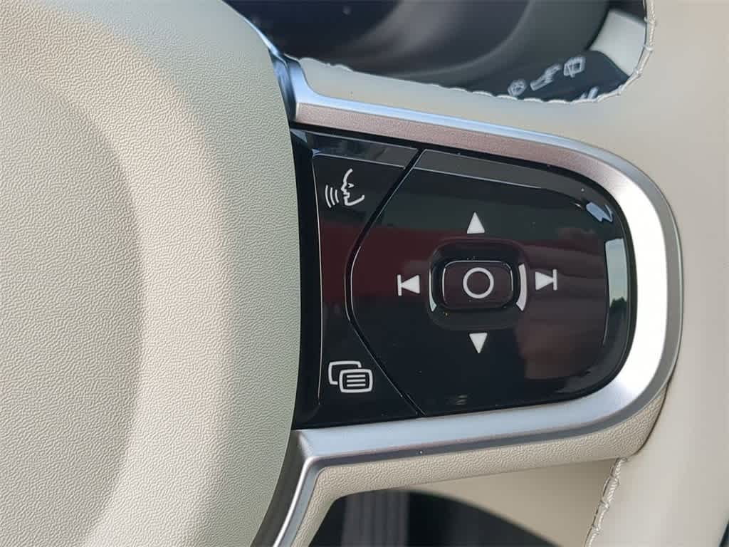 Thumbnail: 2026 Volvo XC60 - 23