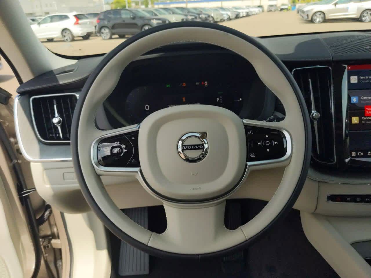 Thumbnail: 2025 Volvo XC60 - 20