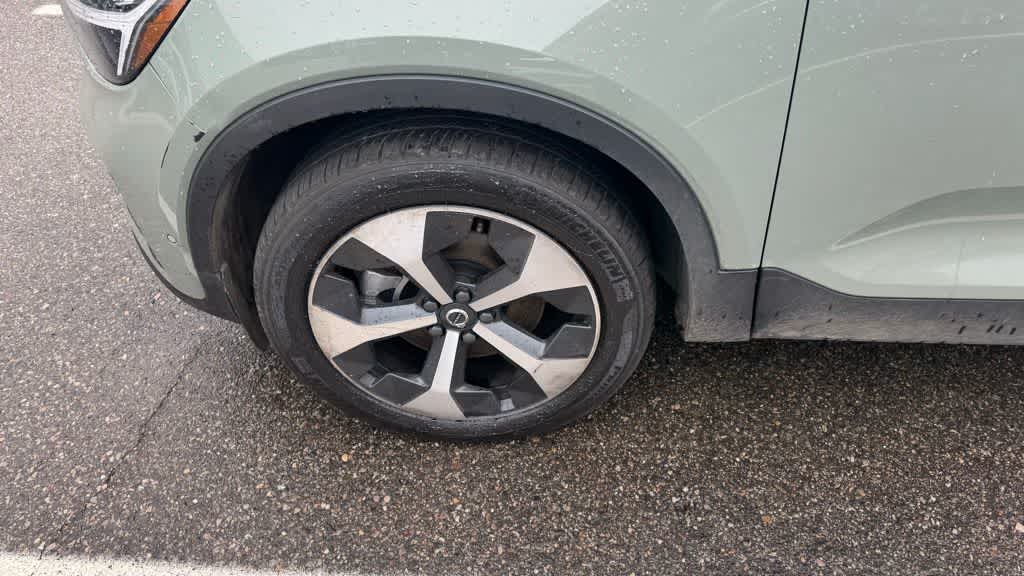 Thumbnail: 2023 Volvo XC40 - 10