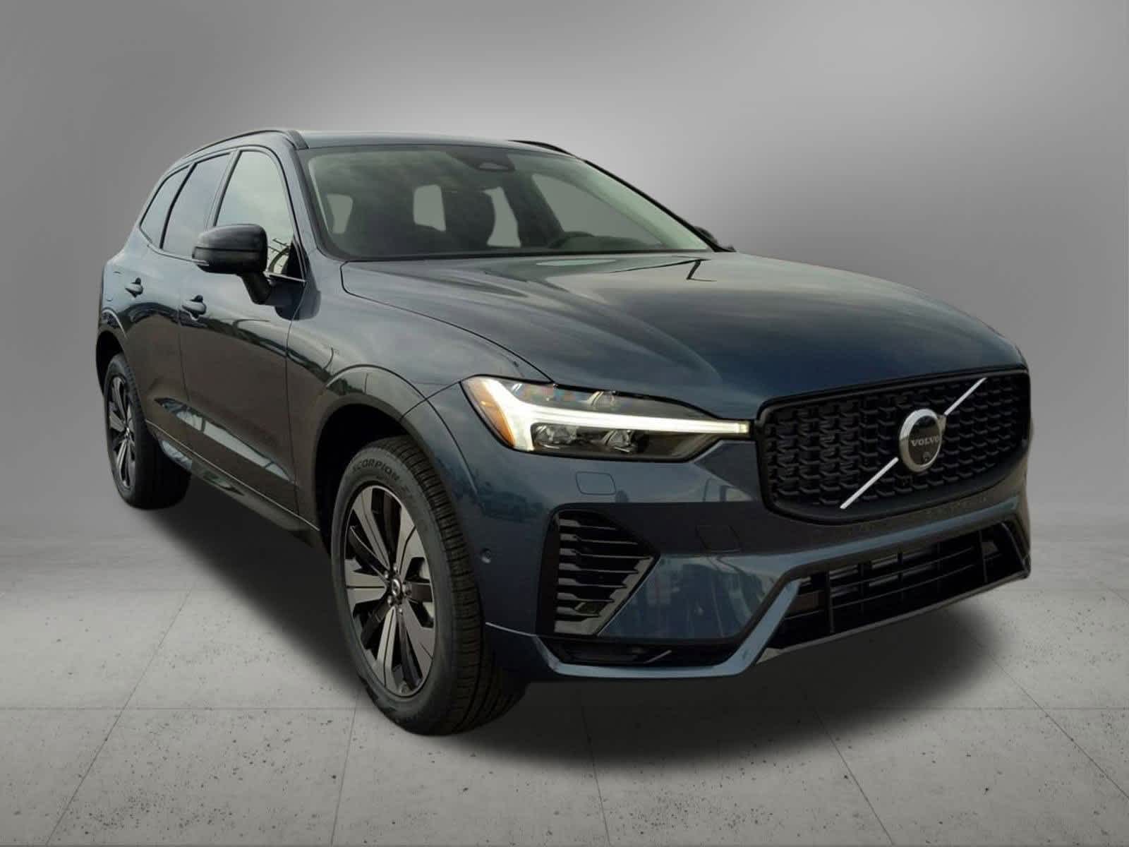 Thumbnail: 2025 Volvo XC60 - 8