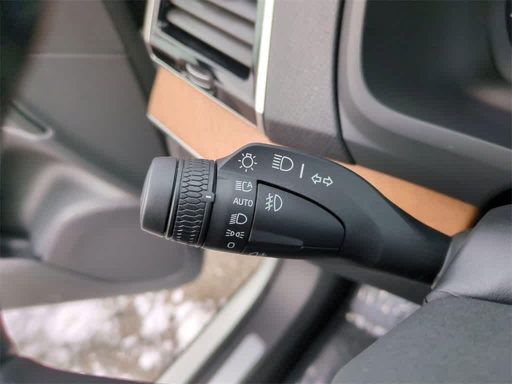 Thumbnail: 2025 Volvo XC90 - 19