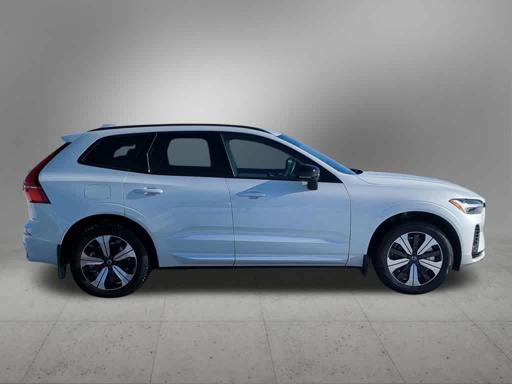 Thumbnail: 2025 Volvo XC60 - 7