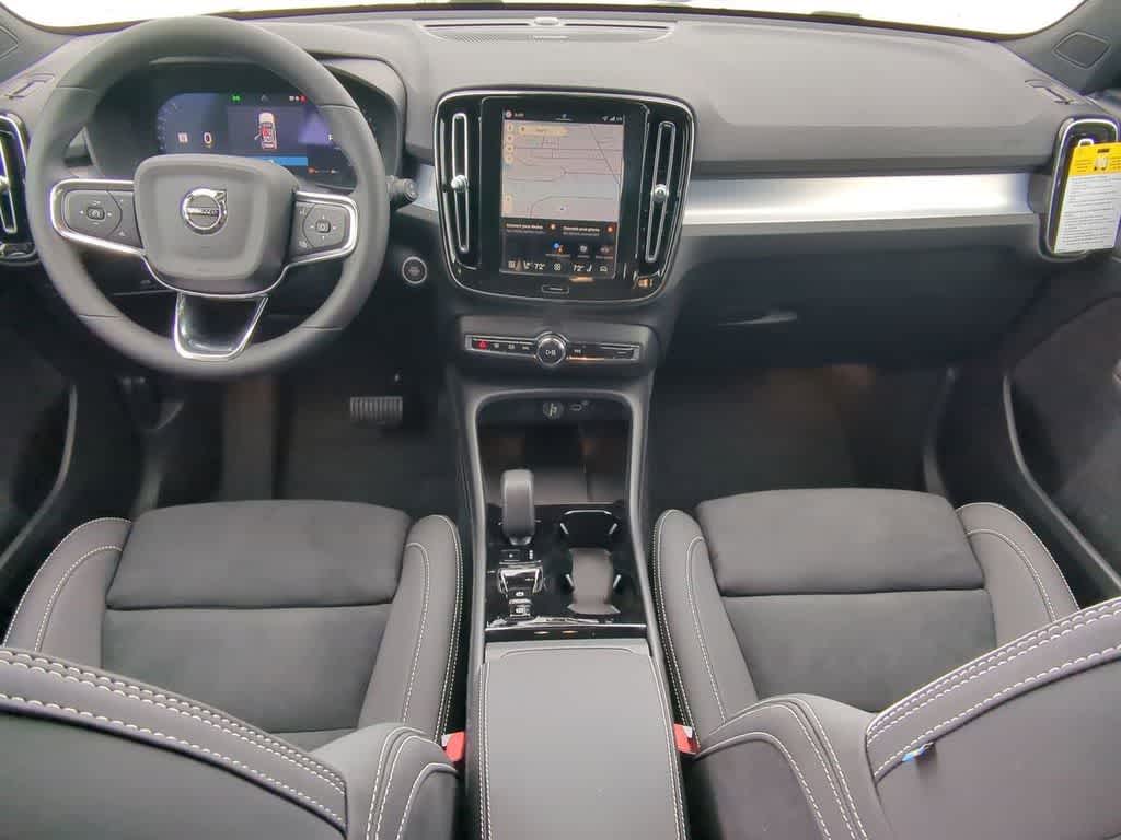 Thumbnail: 2026 Volvo XC40 - 15