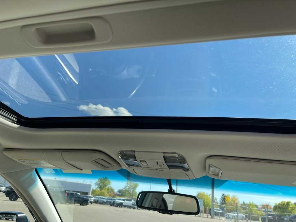 Thumbnail: 2010 Subaru Outback - 17
