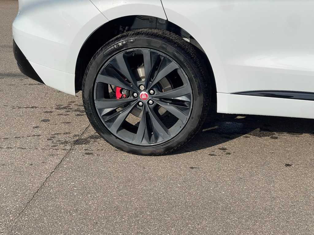 Thumbnail: 2018 Jaguar F-Pace - 15