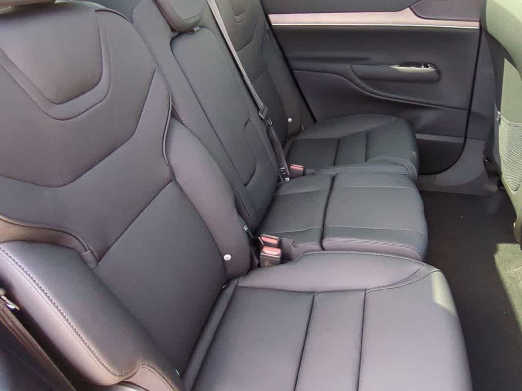 Thumbnail: 2025 Volvo EX90 - 19