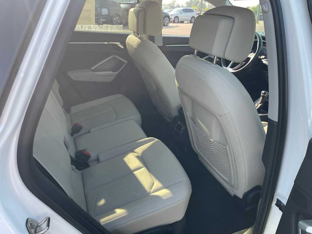 Thumbnail: 2019 Audi Q3 - 12