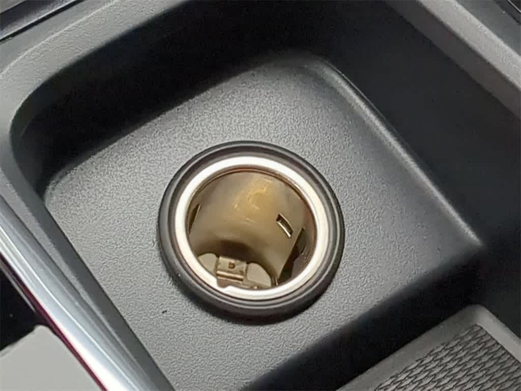 Thumbnail: 2025 Volvo XC60 - 30