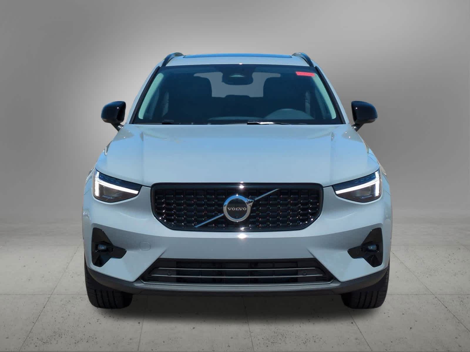 Thumbnail: 2026 Volvo XC40 - 9
