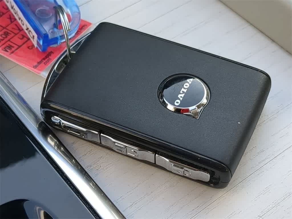 Thumbnail: 2026 Volvo XC60 - 33