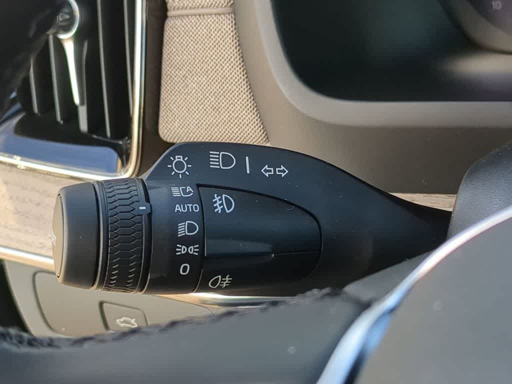 Thumbnail: 2026 Volvo XC90 - 25