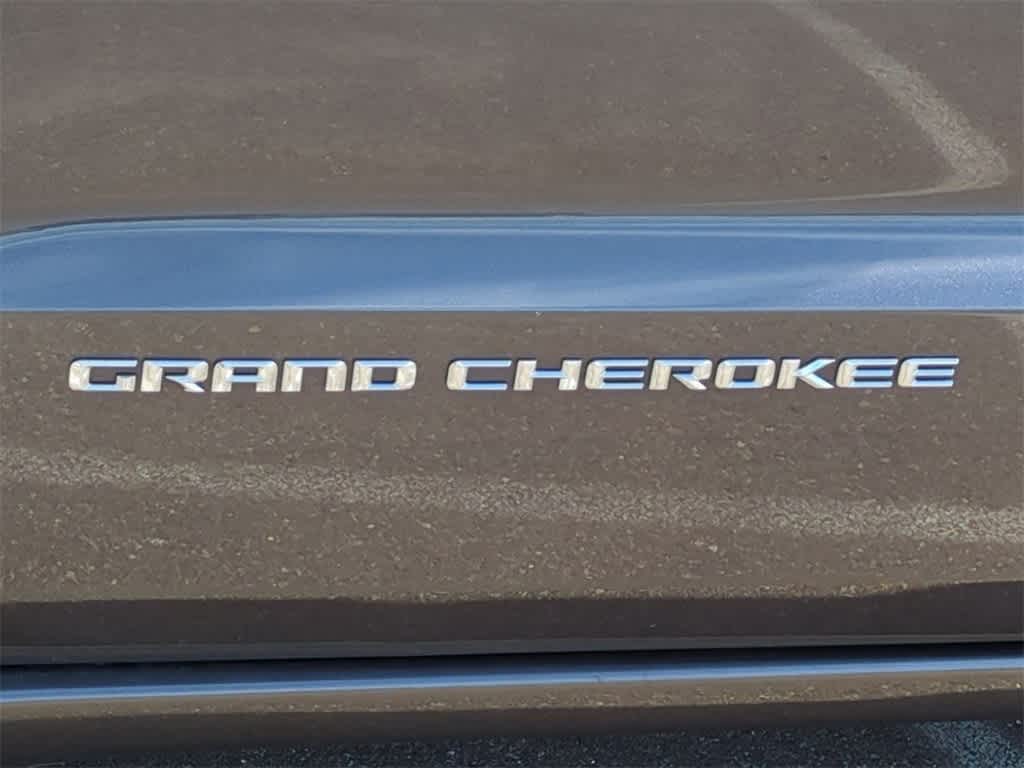 Thumbnail: 2014 Jeep Grand Cherokee - 12