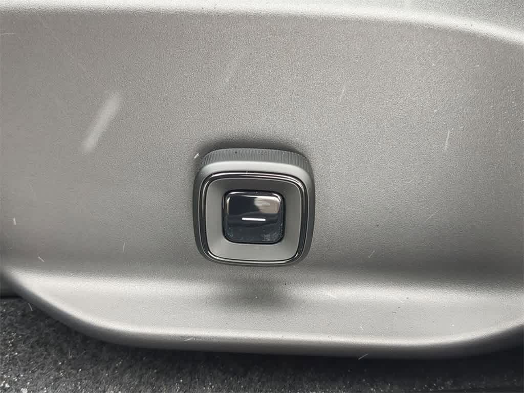 Thumbnail: 2025 Volvo EX30 - 16