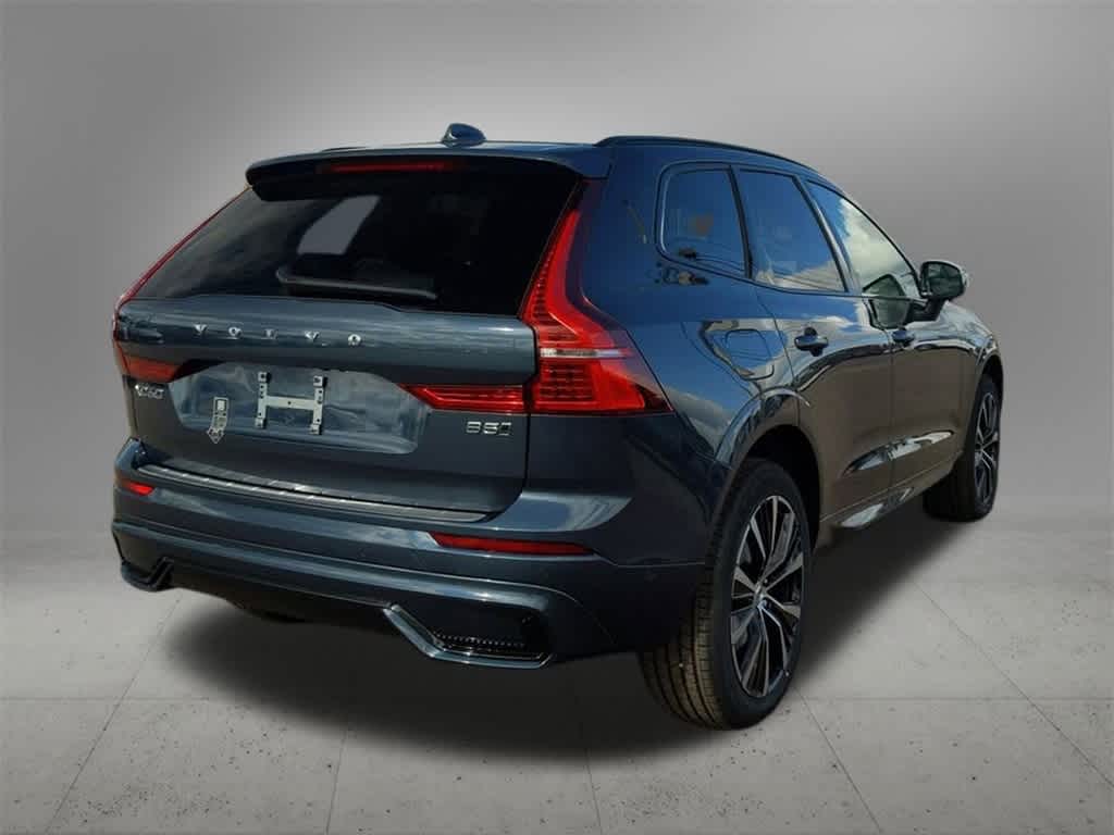 Thumbnail: 2025 Volvo XC60 - 6