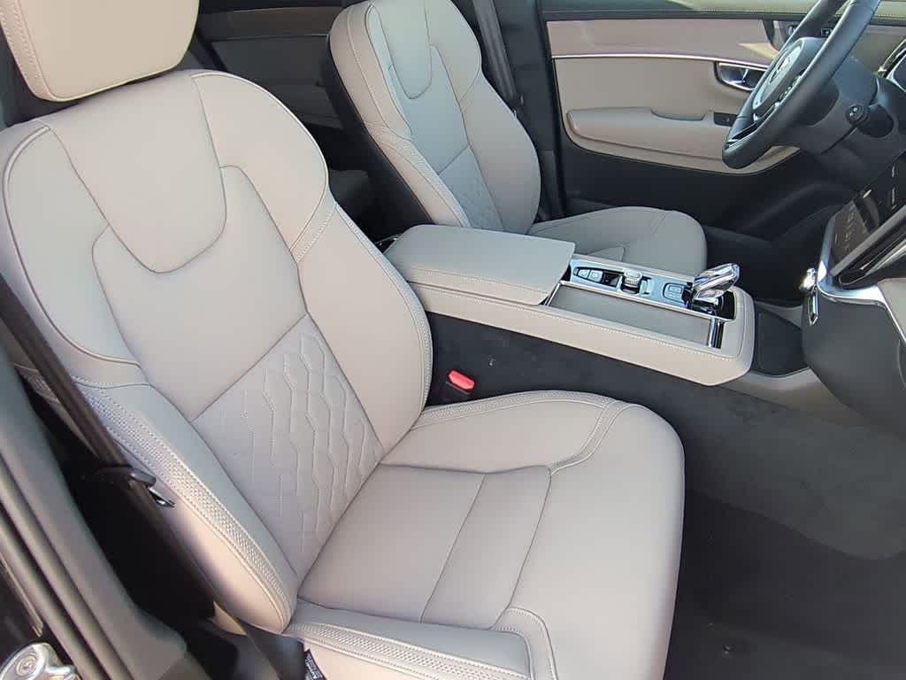 Thumbnail: 2026 Volvo XC90 - 21