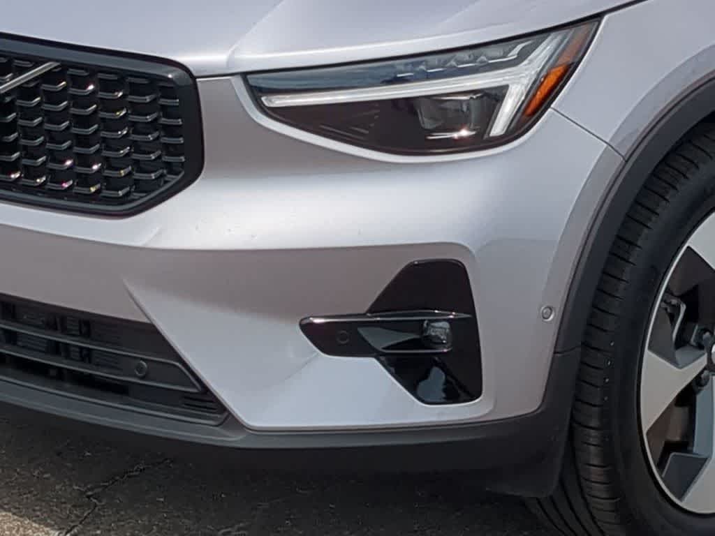 Thumbnail: 2026 Volvo XC40 - 9