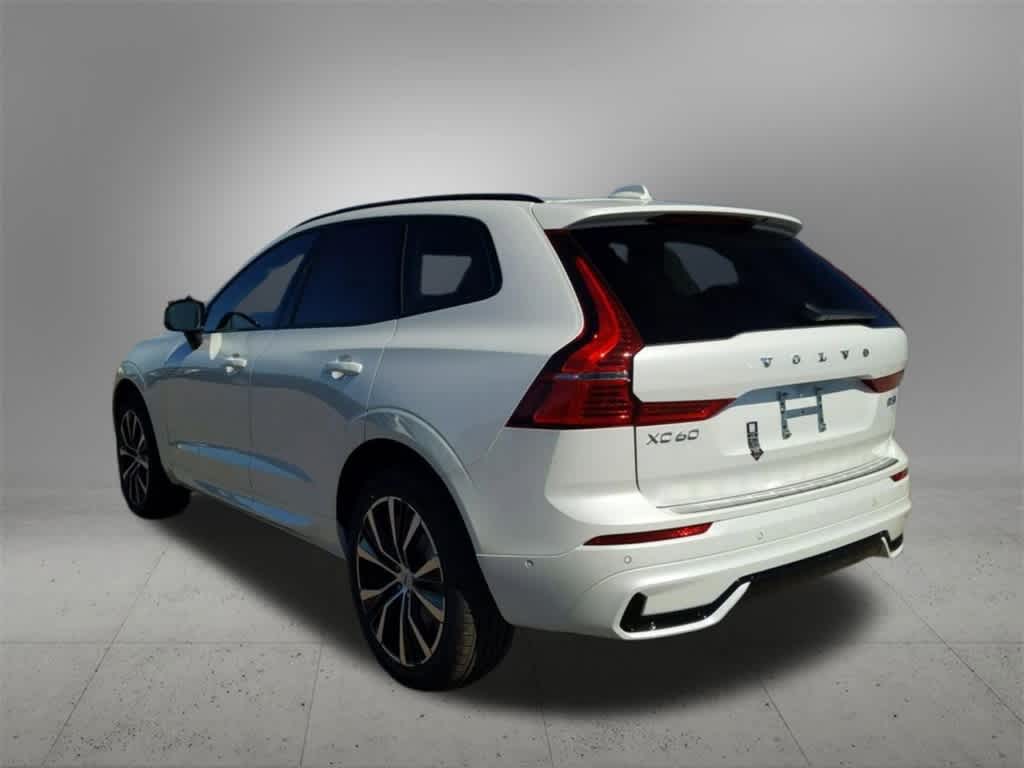 Thumbnail: 2025 Volvo XC60 - 4