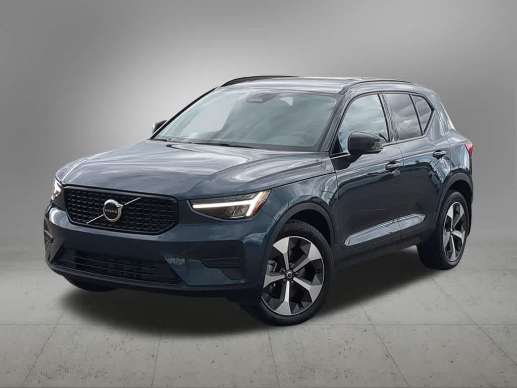 Thumbnail: 2026 Volvo XC40 - 1