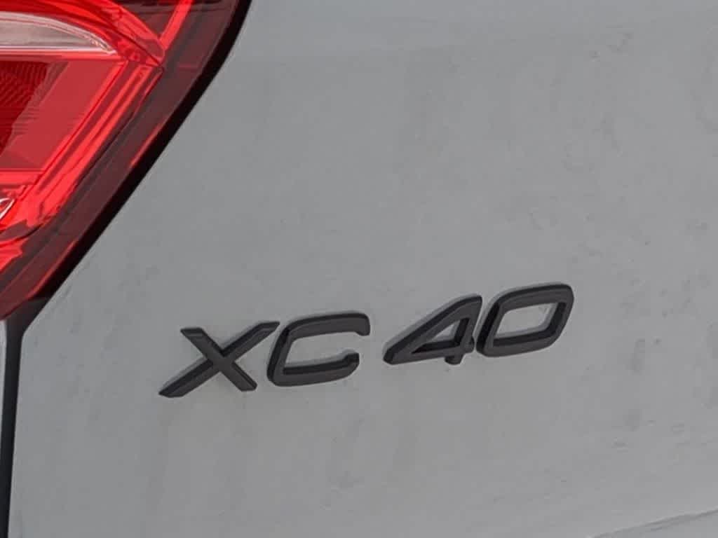Thumbnail: 2026 Volvo XC40 - 13