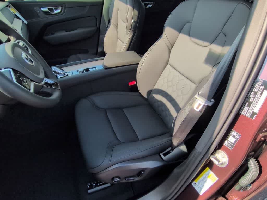 Thumbnail: 2026 Volvo XC60 - 16