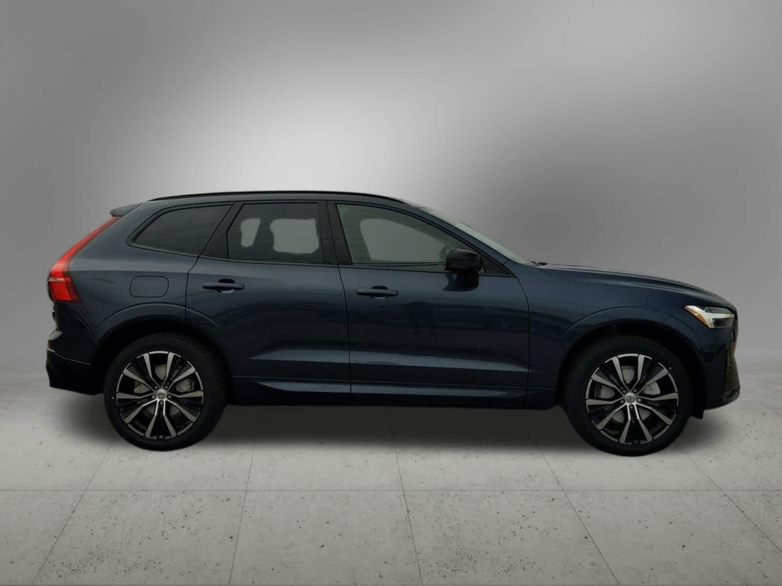 Thumbnail: 2025 Volvo XC60 - 7