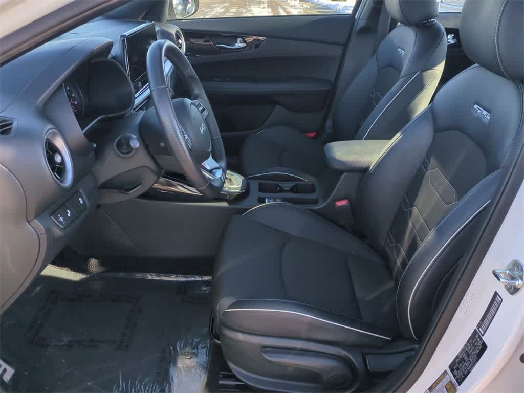 Thumbnail: 2024 Kia Forte - 8