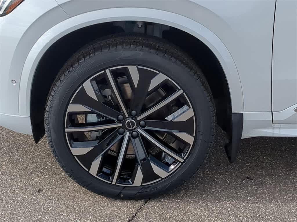 Thumbnail: 2026 Volvo XC90 - 13