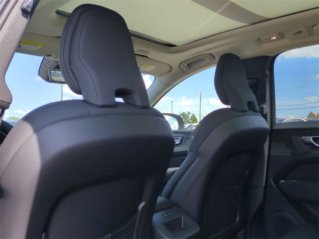 Thumbnail: 2026 Volvo XC60 - 17