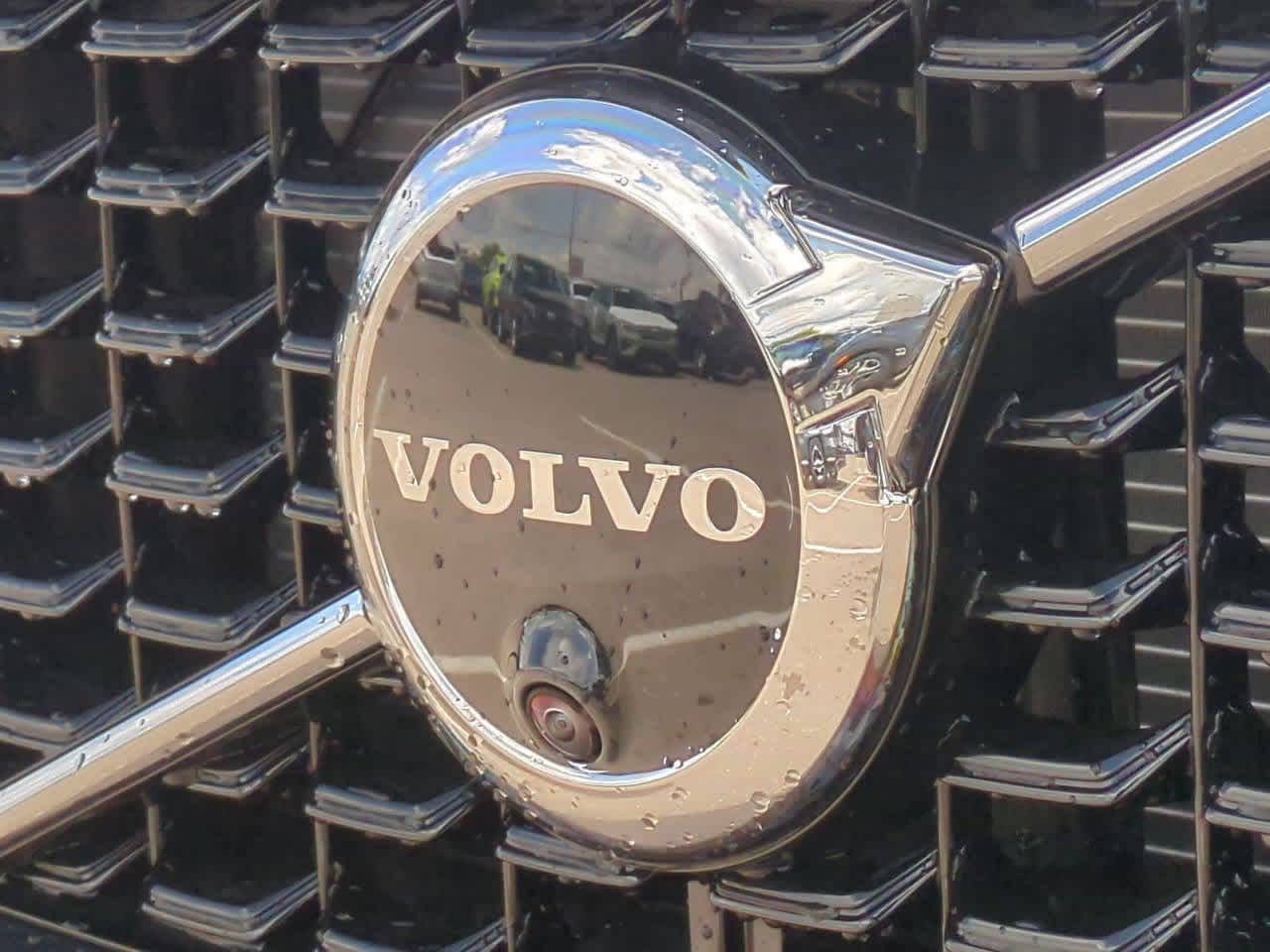 Thumbnail: 2025 Volvo XC60 - 10