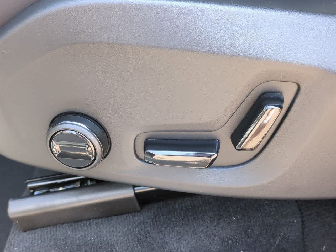 Thumbnail: 2026 Volvo XC90 - 15