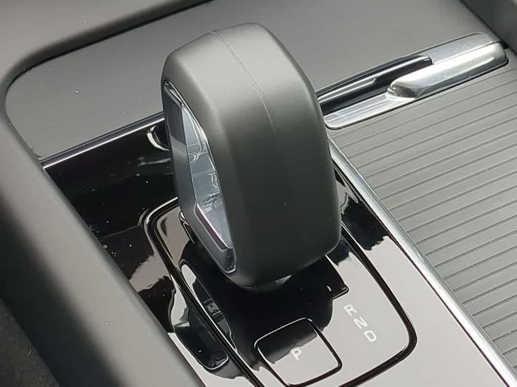 Thumbnail: 2025 Volvo XC60 - 29