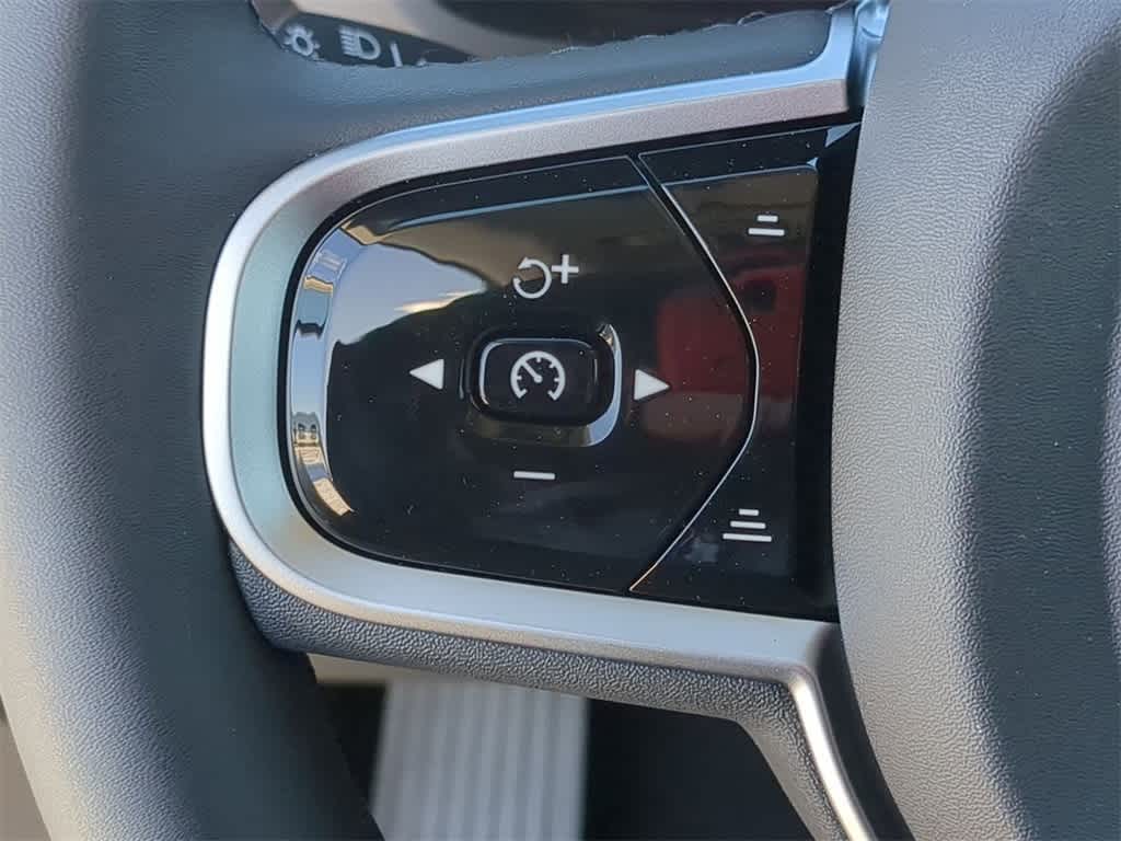 Thumbnail: 2026 Volvo XC60 - 21