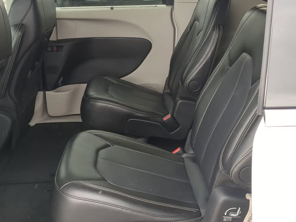 Thumbnail: 2024 Chrysler Pacifica - 18