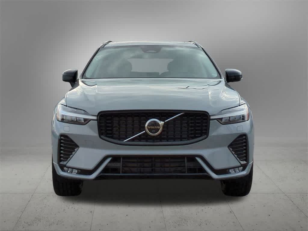 Thumbnail: 2025 Volvo XC60 - 9