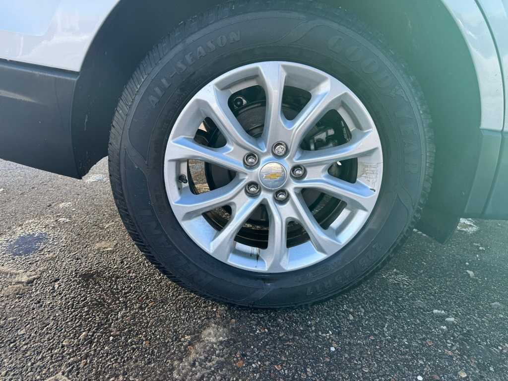 Thumbnail: 2020 Chevrolet Equinox - 9