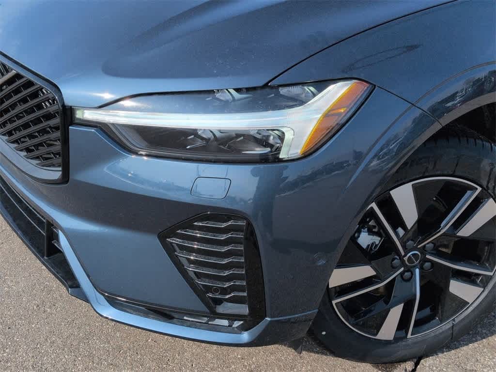 Thumbnail: 2026 Volvo XC60 - 10