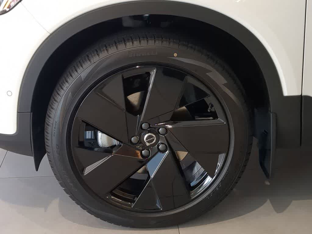 Thumbnail: 2026 Volvo XC40 - 13